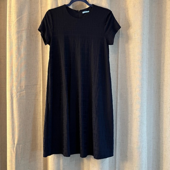 J. McLaughlin Navy Swing Dress. Size S. 2 side pockets. Geometric pattern. - Picture 1 of 8